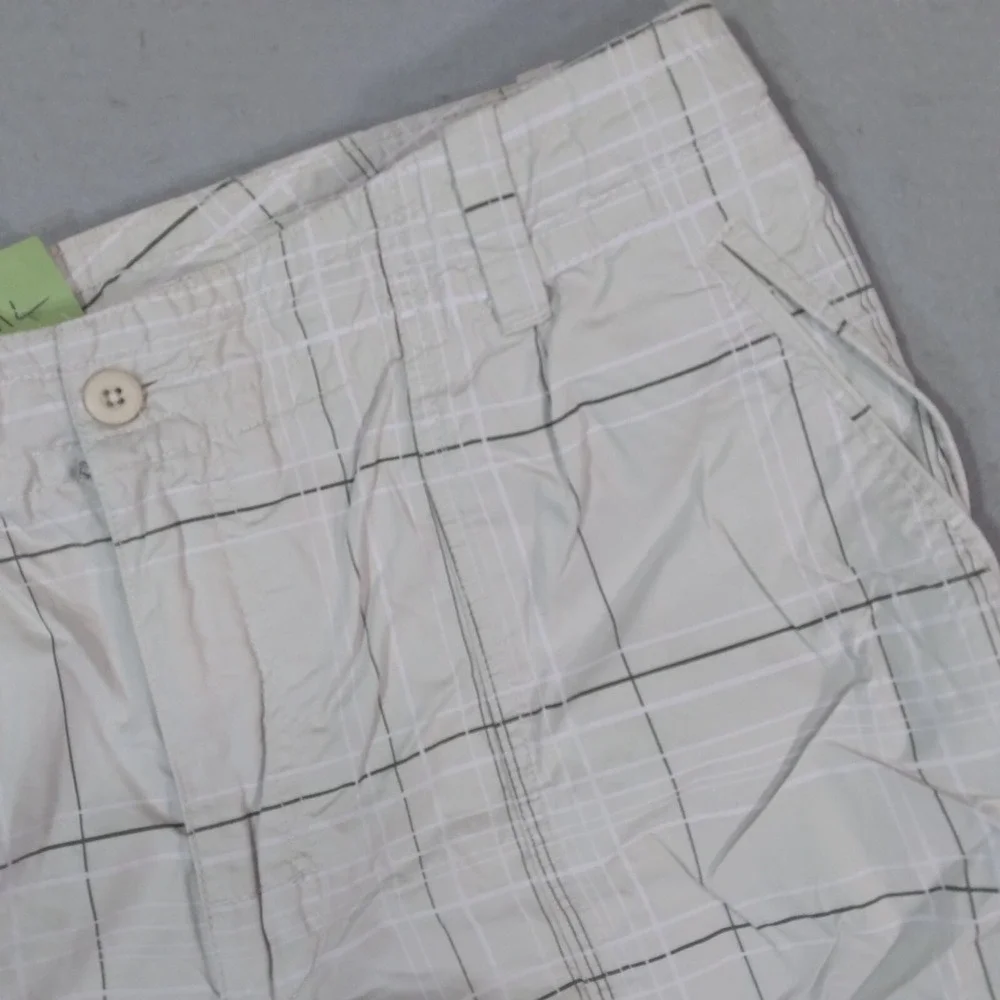 Nike Shorts men's 38 x 12 White plaid Athletic department Bermuda outdoor sports